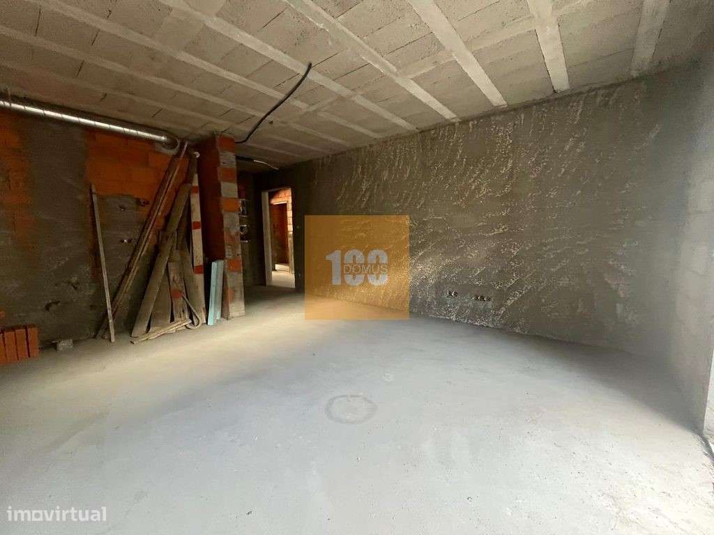 T0 novo com varanda - Fontinha Lux-11