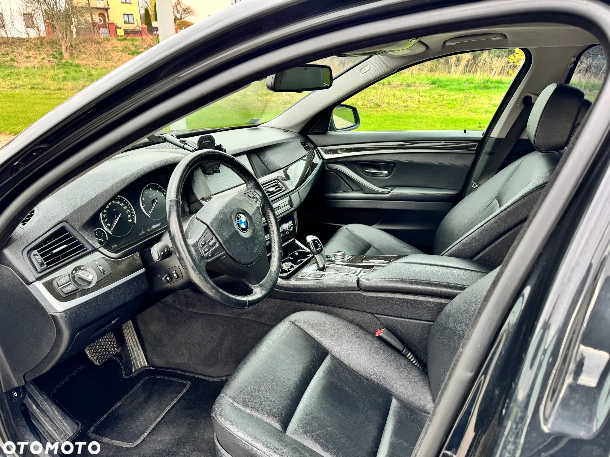 BMW Seria 5 528i xDrive - 15