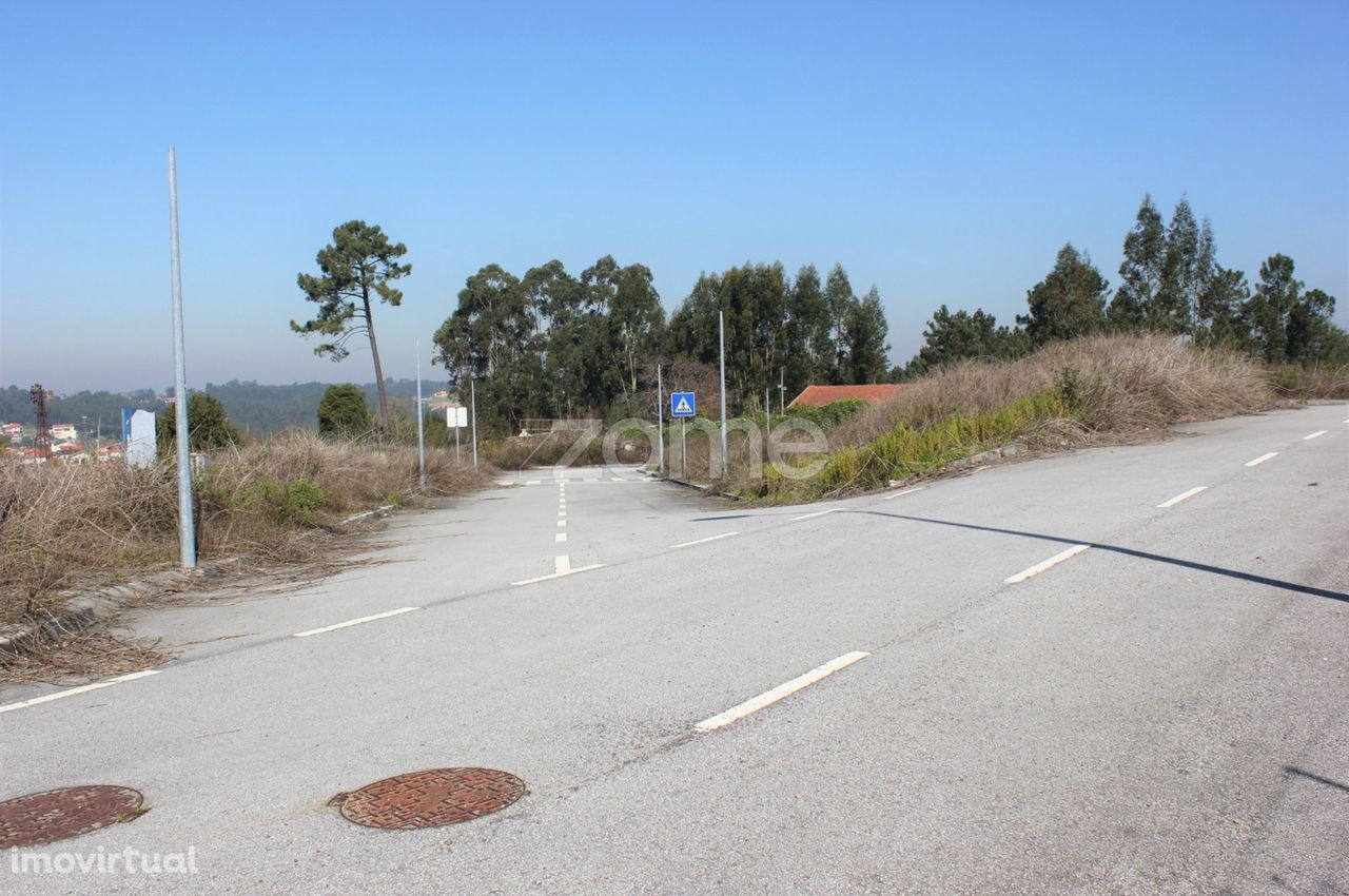 Lote para Moradia de 3 frentes, S. Romão do Coronado