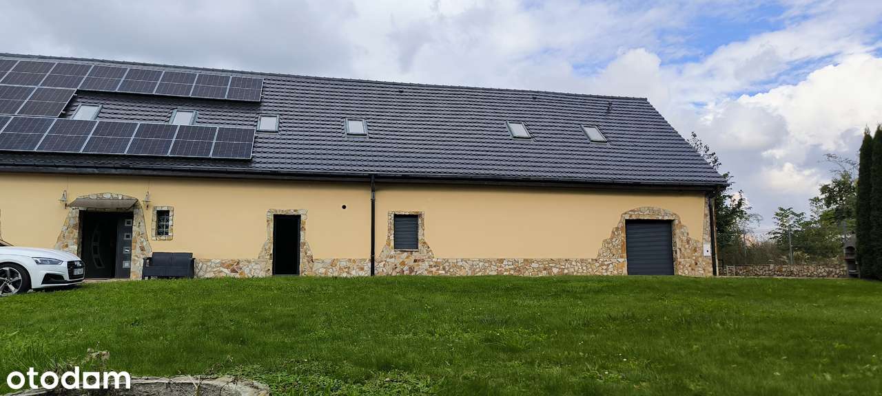 Dom jednorodzinny z basenem i sauną-1