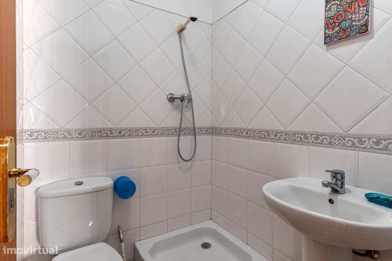 T3 com Excelentes Áreas, em Santa Marta do Pinhal-23