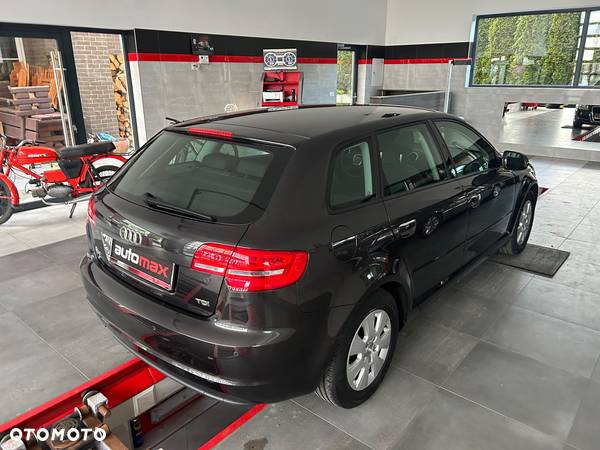 Audi A3 1.6 TDI Ambiente - 8