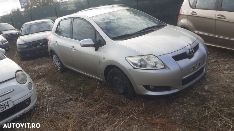 Alternator Toyota Auris 1.6 benzina - 1