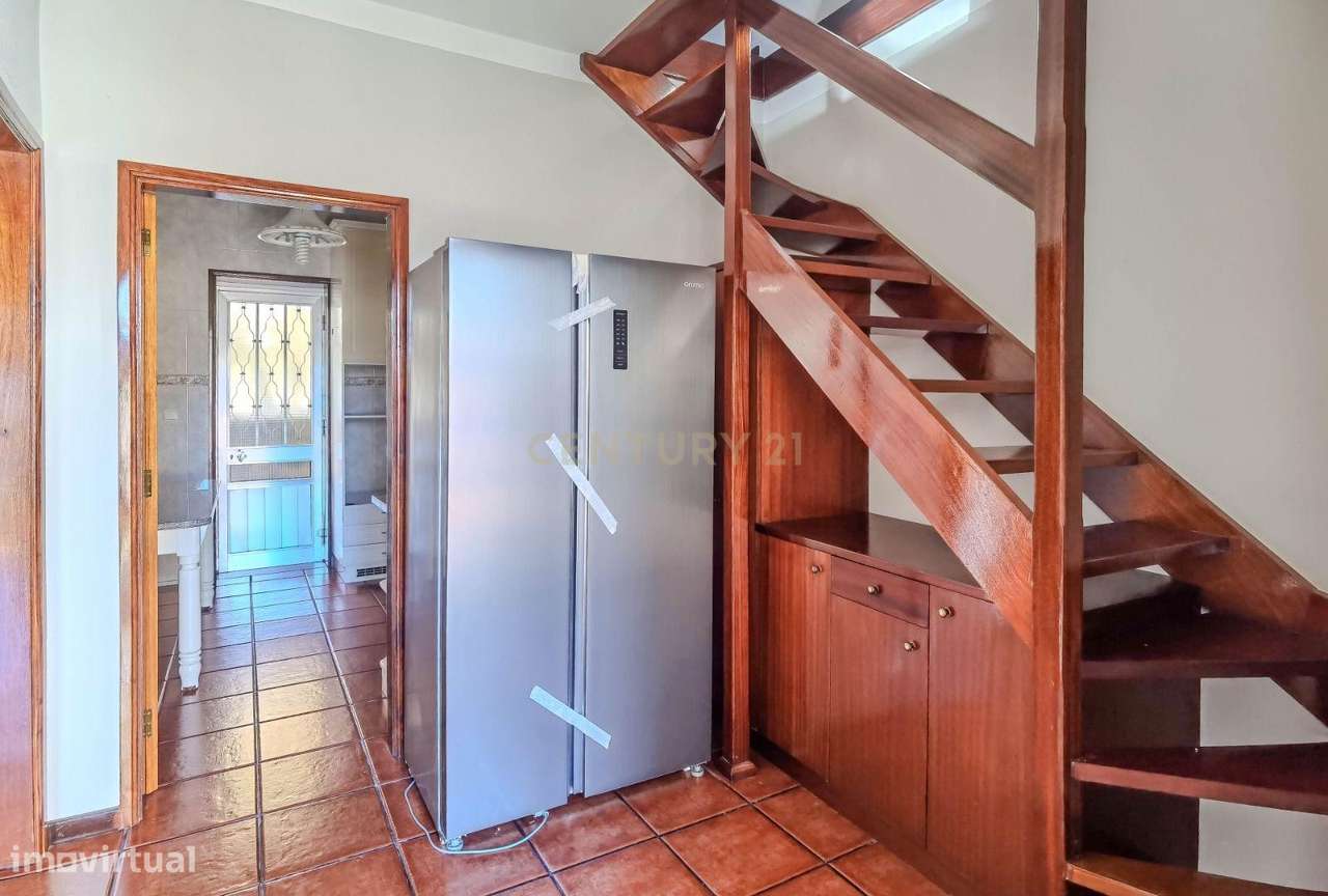 Moradia T2 em São Pedro da Cova ( estrada D. Miguel) - Grande imagem: 3/19