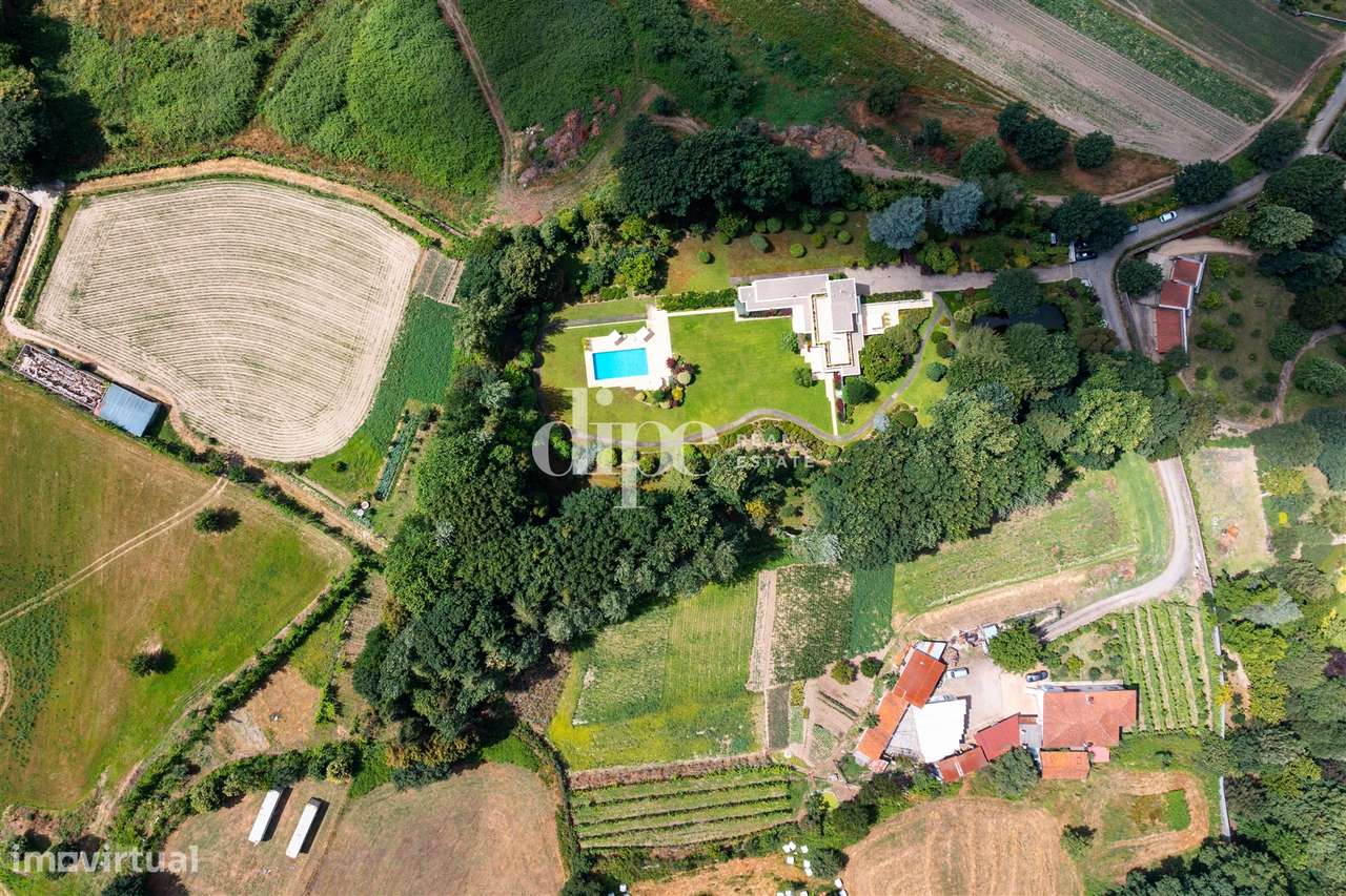 Luxuosa Propriedade T5 com piscina, lago, bosque e jardins-28