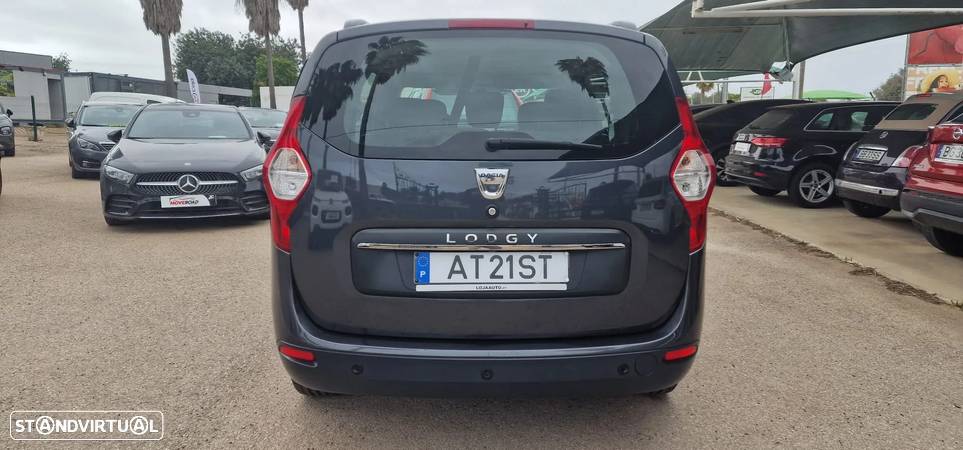 Dacia Lodgy 1.5 dCi Stepway 7L - 8