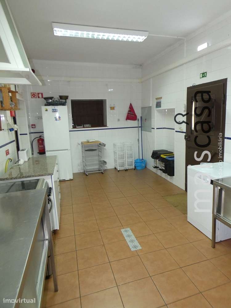 Herdade com Habitações, Piscina, Turismo, Canil e Campo de Jogos !-24