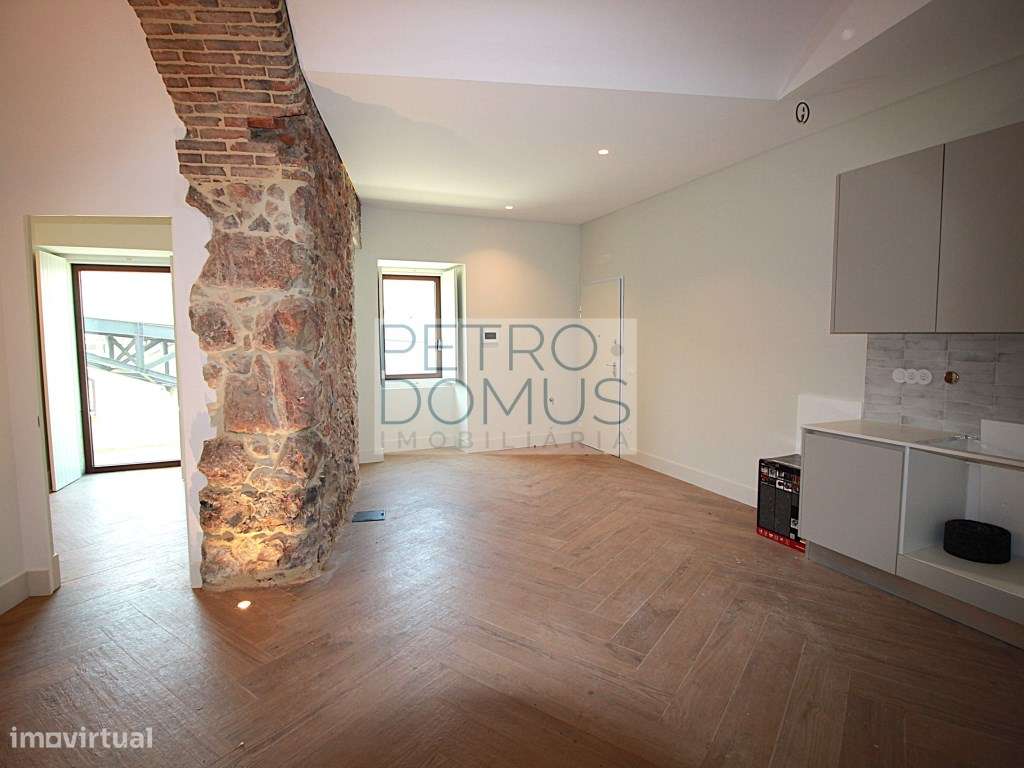 APARTAMENTO T2 NO CENTRO HISTÓRICO DE LEIRIA - Grande imagem: 2/19