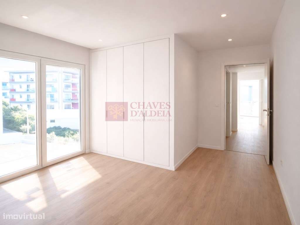 ERICEIRA - T2 COM VARANDA E VISTA MAR-6