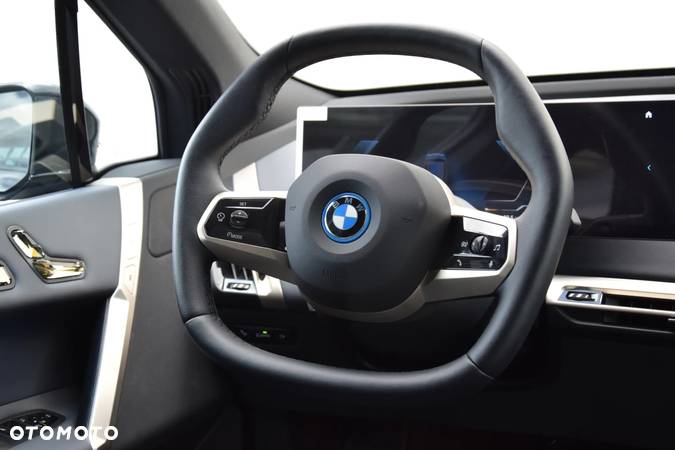BMW iX xDrive50 - 23