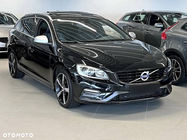 Volvo V60 D4 R-Design - 2