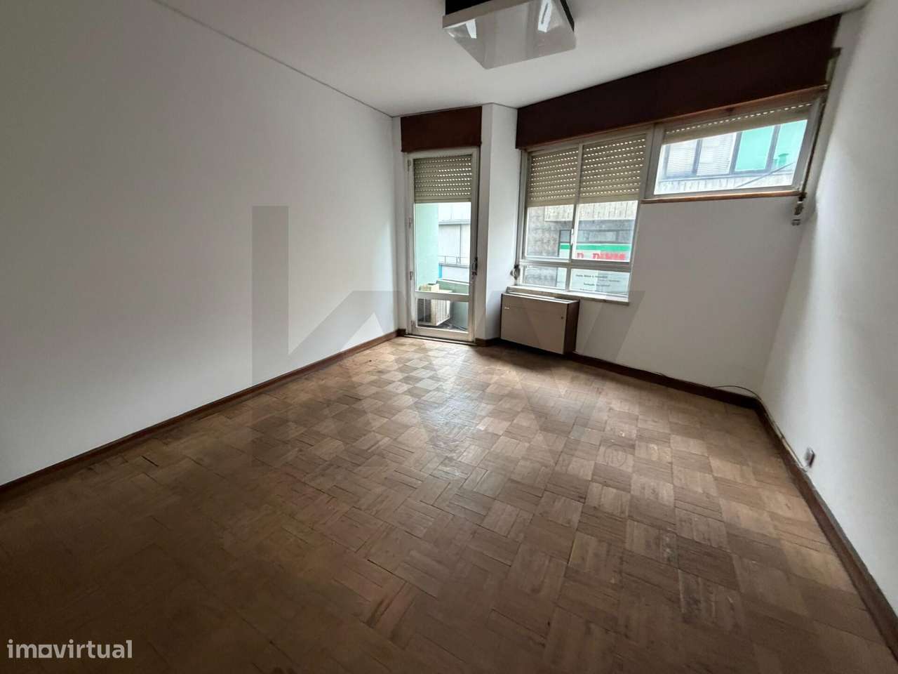 Escritório no 1º andar - possível de ser transformado em habitação - Grande imagem: 3/6