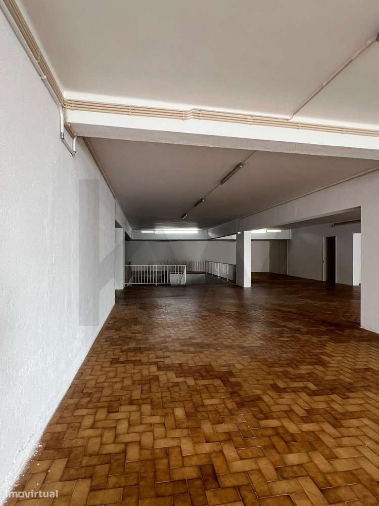 Amplo Espaço Comercial à VENDA no Centro Histórico de Cascais — A Dois - Grande imagem: 5/7