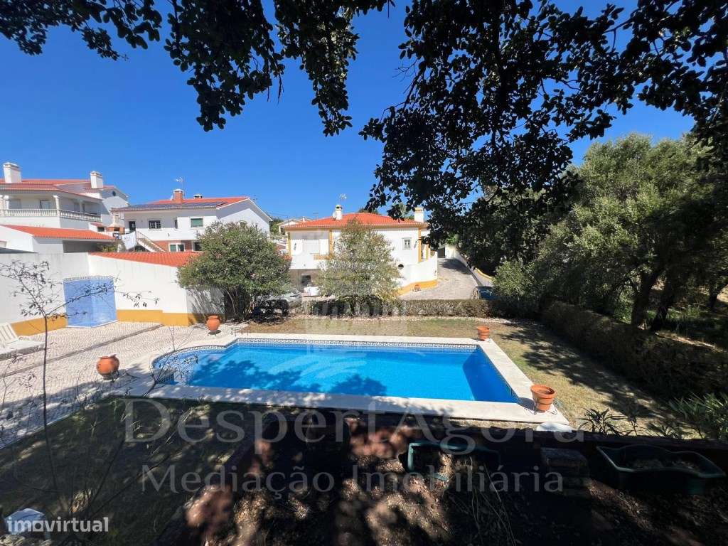 Moradia Térrea com piscina em Santa Catarina - Grande imagem: 4/15