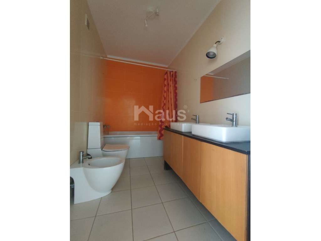 T3 Vila Serena parqueamento e garagem-8