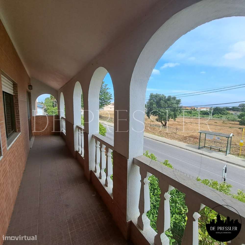 Excelente Moradia Isolada em Santo António da Charneca - Barreiro-22