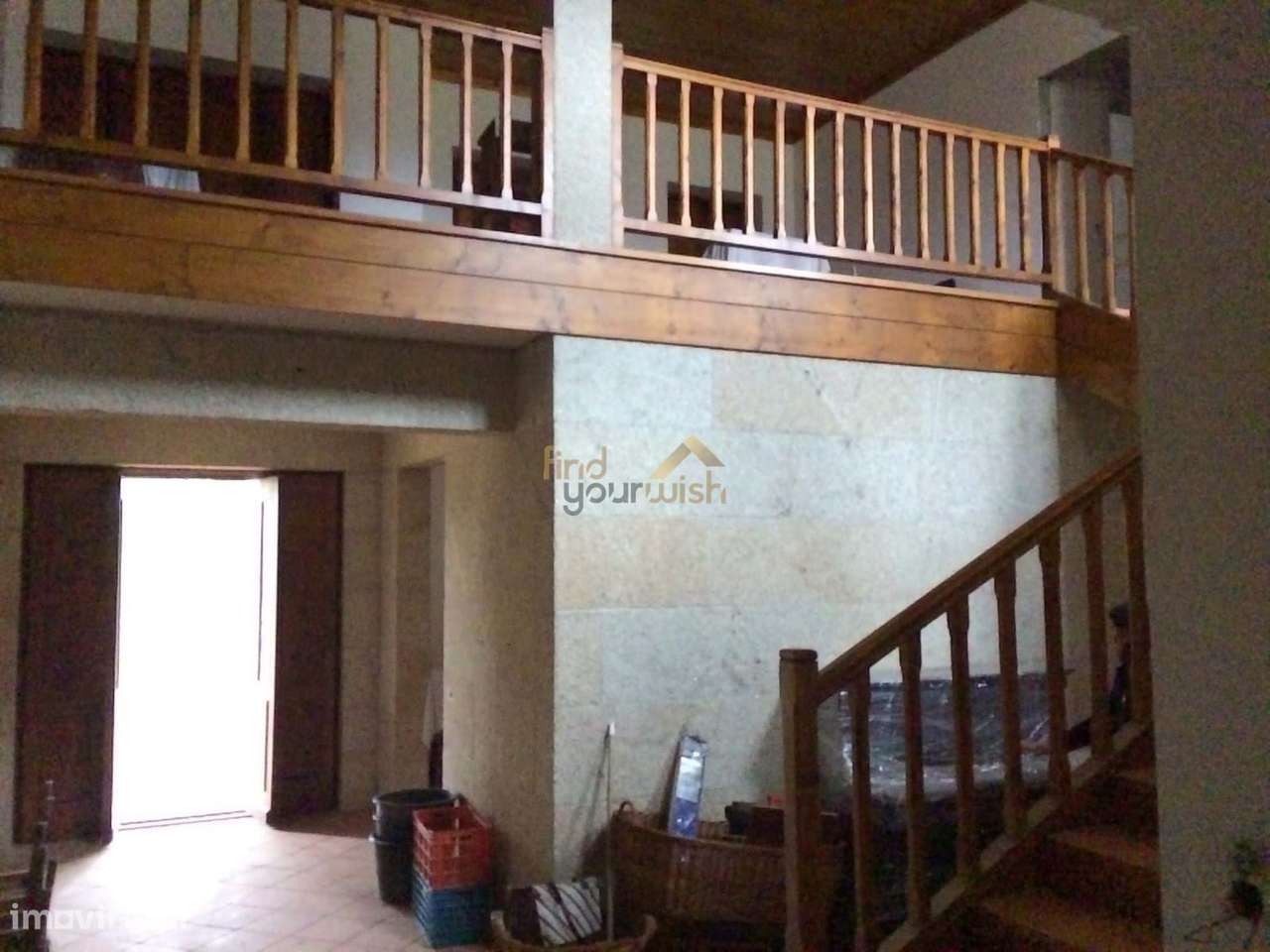 Espetacular moradia T9 de traça tradicional, com dois pisos, no coraçã-19