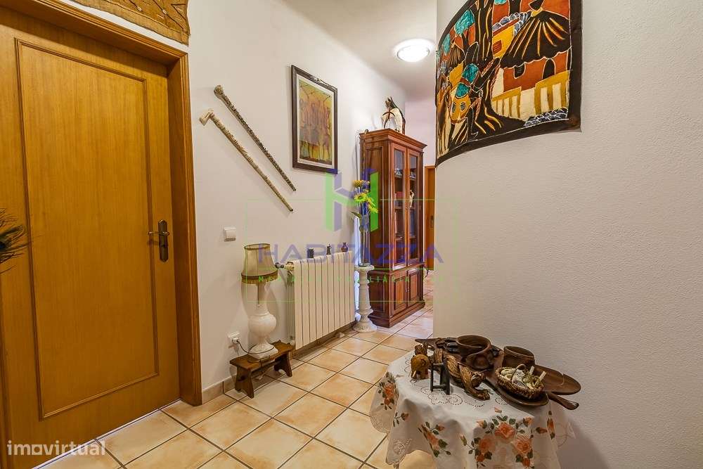 Fantástica Moradia Térrea T3+1, com piscina, grande jardim, e garagem,-39