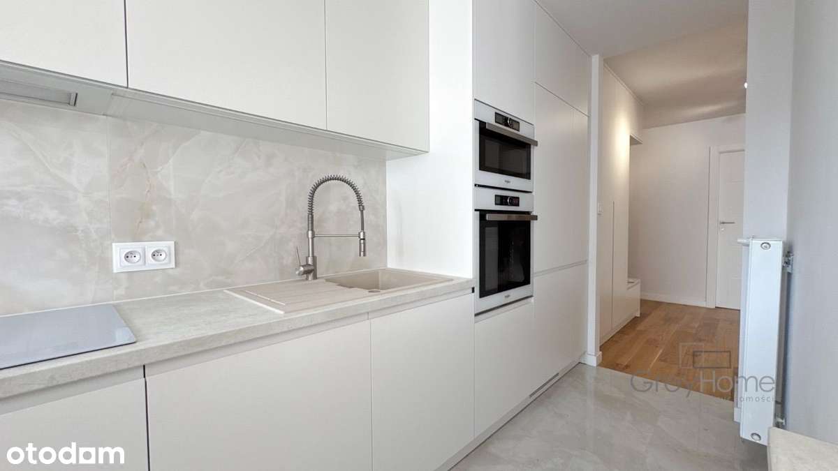 Trzypokojowe mieszkanie przy Łazienkach.-4