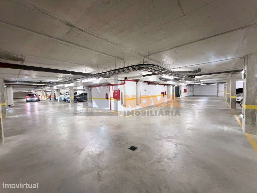 T3 Último Piso em Famões | 165 m² | Domótica | Classe A | 2 Lugares...-24