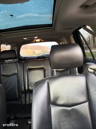 Cadillac SRX 4.6 V8 Sport Luxury AWD - 17