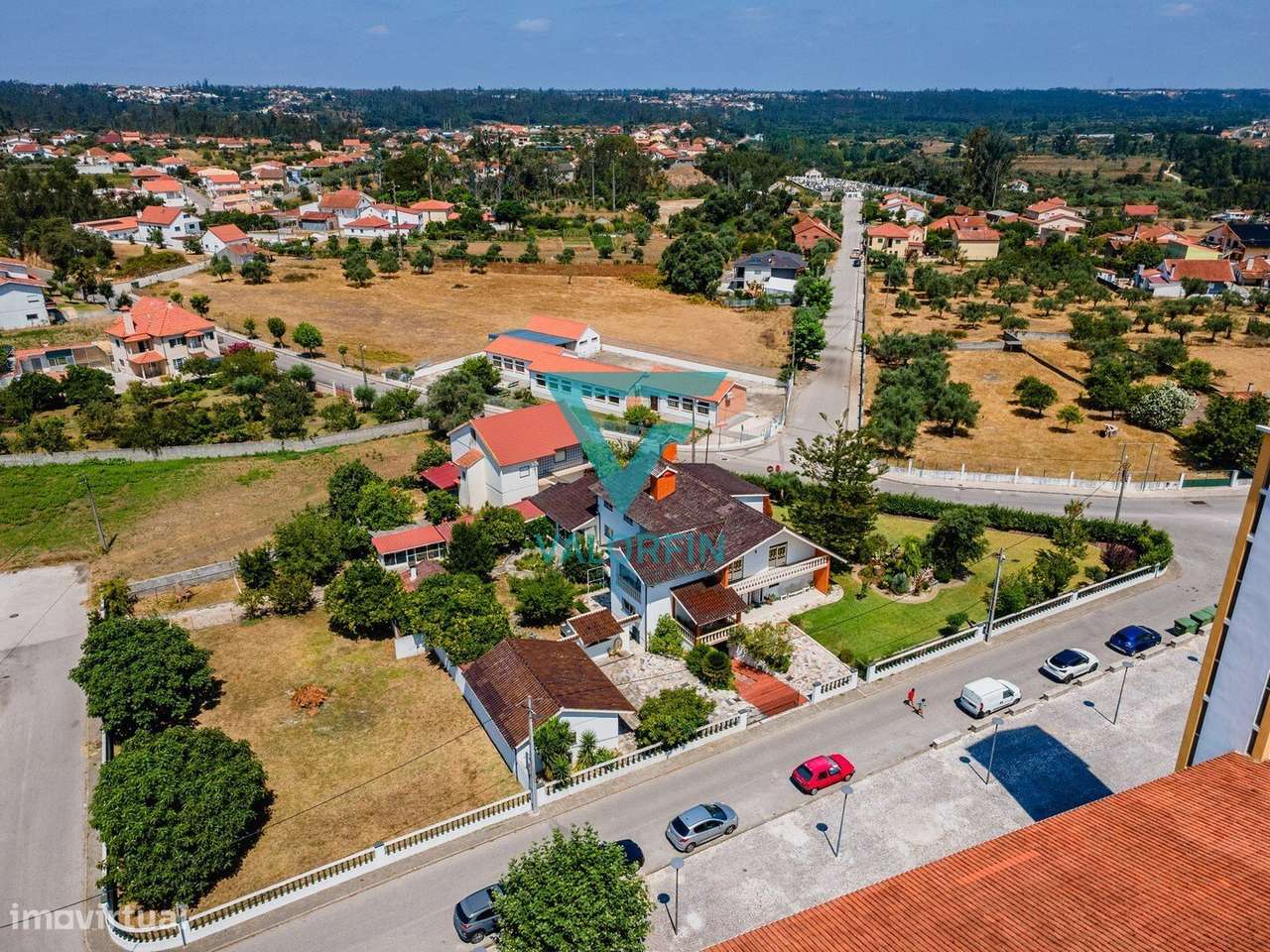 MORADIA T9 com 2.500m² de Terreno no Centro de Vermoil | Pombal-8