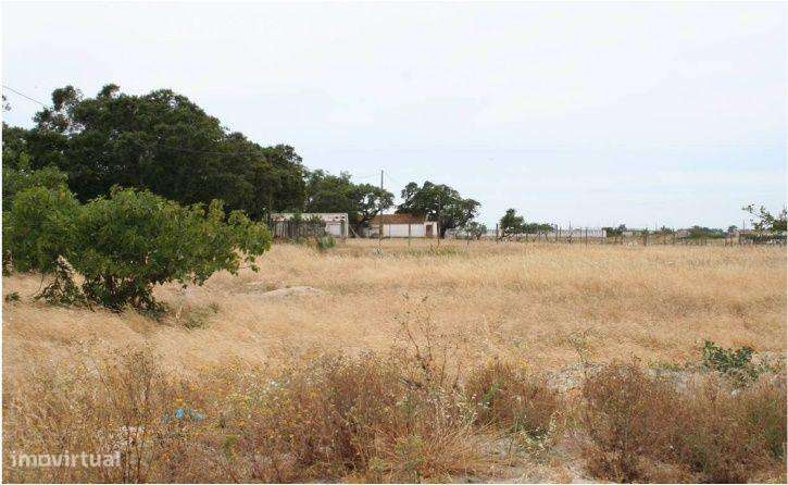 Terreno com 6.694m2 Situado a: 3 km do centro do Montijo. Com potencia - Grande imagem: 3/10