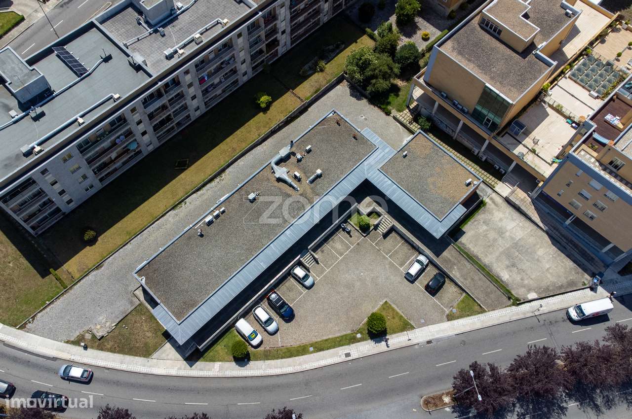 Loja, armazém, aparcamento, Rua S. Gens, Sra Hora, Matosinhos - Grande imagem: 3/35