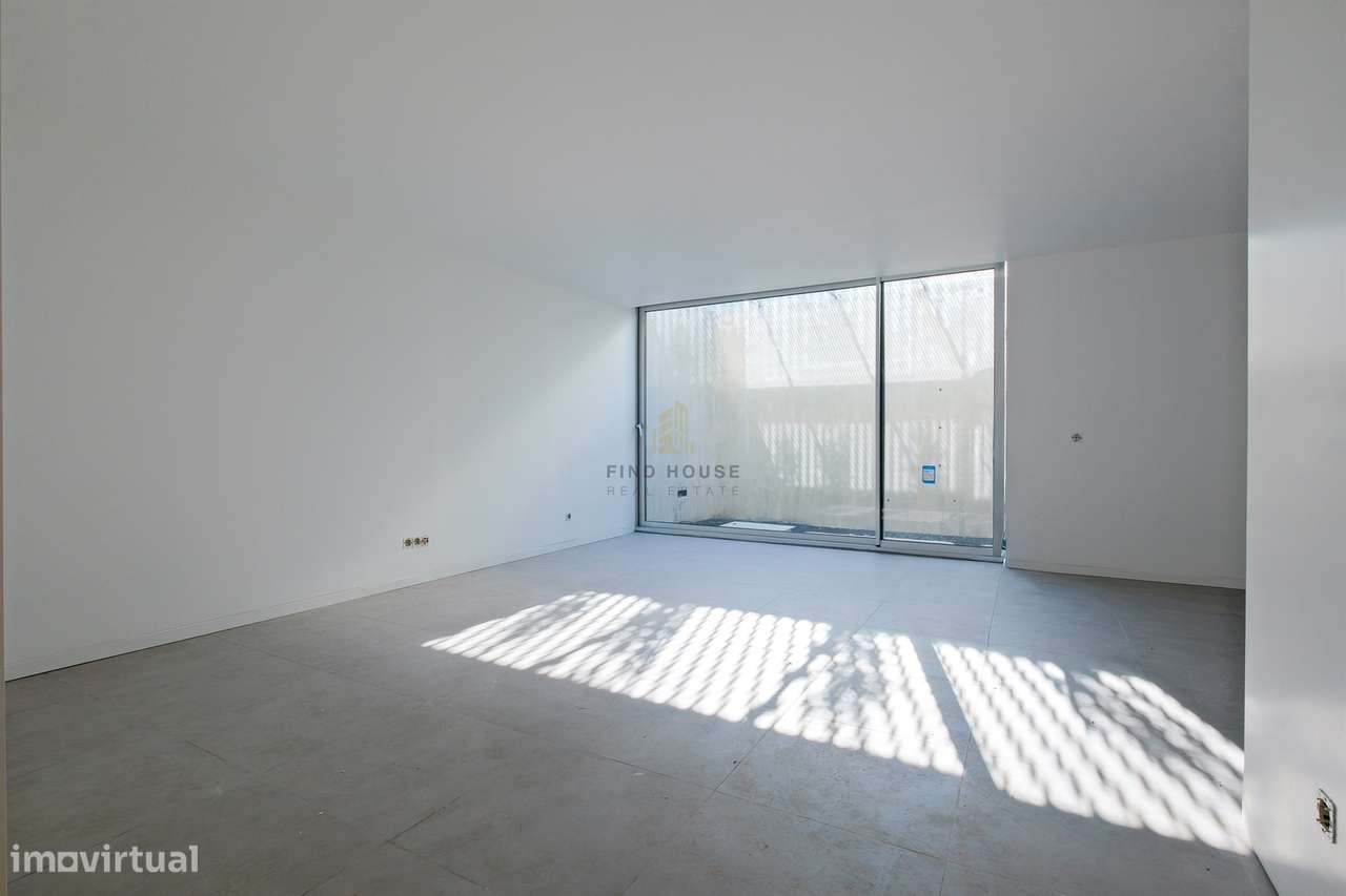 Moradia Isolada T4 com jardim e Garagem Box em Tires, São Domingos de-34