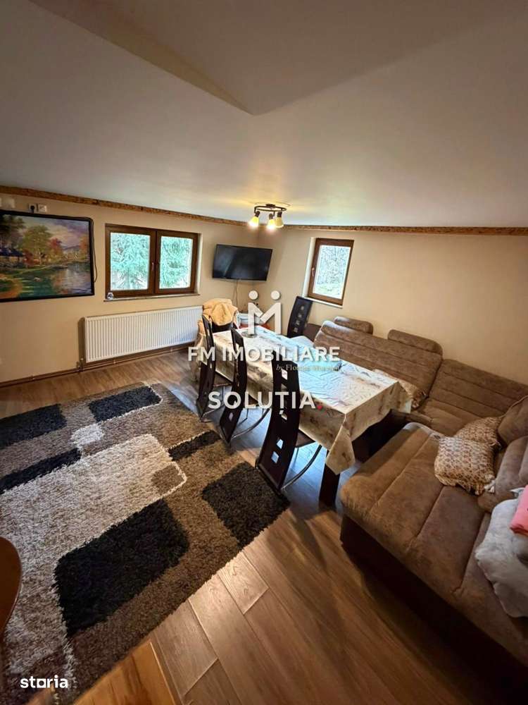 Casă de  vânzare cu vedere panoramică-13