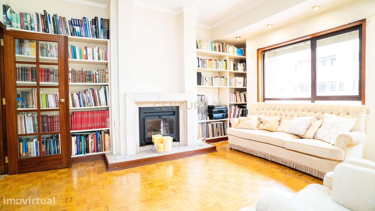 Apartamento T3 com estacionamento na Rua Padre Américo - Grande imagem: 3/44