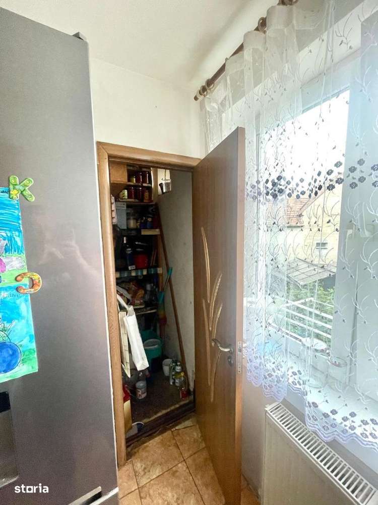 Apartament 2 camere, decomandat, etajul 1 Central, Cisnadie-6