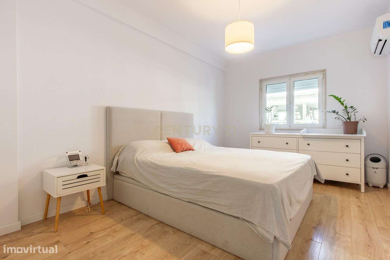 Apartamento T2 Renovado em Azeitão com lugar de parqueamento-10