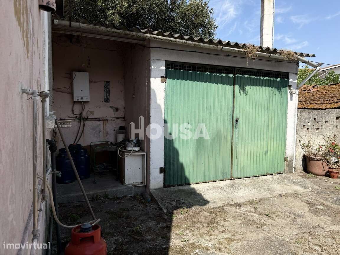Moradia com Logradouro, Garagem e Anexos | Excelente Potencial de R...-9