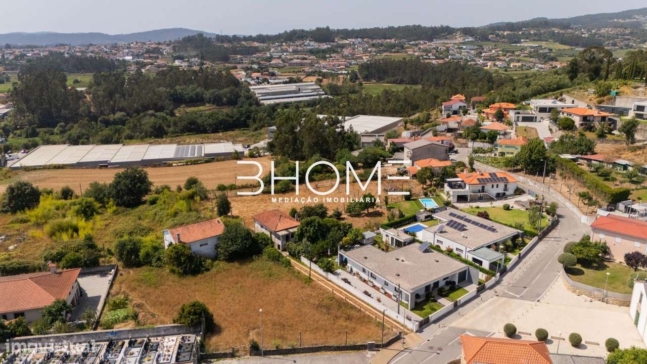 Moradia T4 c/ 670m2 de quintal + Terreno independente com 1.300m2-30