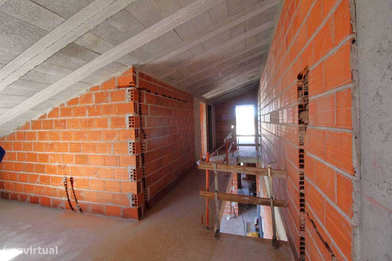 Apartamento Duplex T2 + 2 com entradas independentes na Cumieira-11