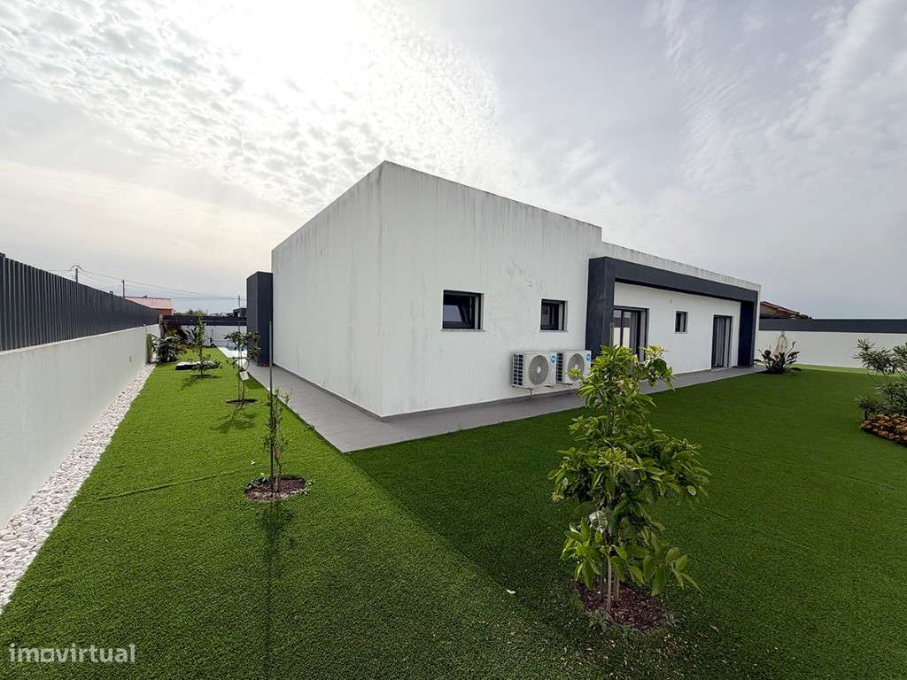 Moradia T4 térrea com 230m2 em condomínio privado, Azeitão-31