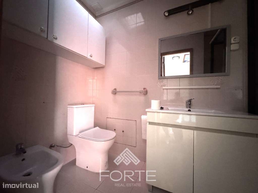 Moradia em banda T3 em São João da Madeira-9