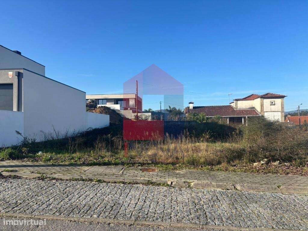 Moradia V3 Unifamiliar em ESTRUTURA, Vila Verde - Grande imagem: 2/27