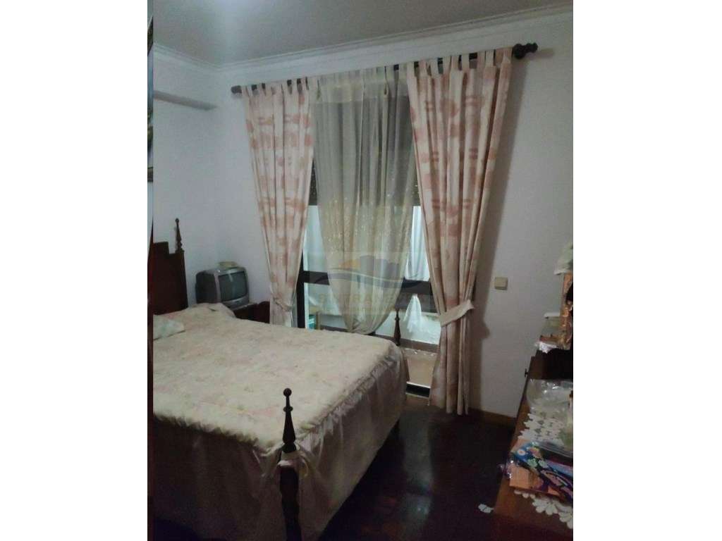 T3 com Potencial de Remodelação | Último Andar | Brandoa - Amadora - Grande imagem: 4/12