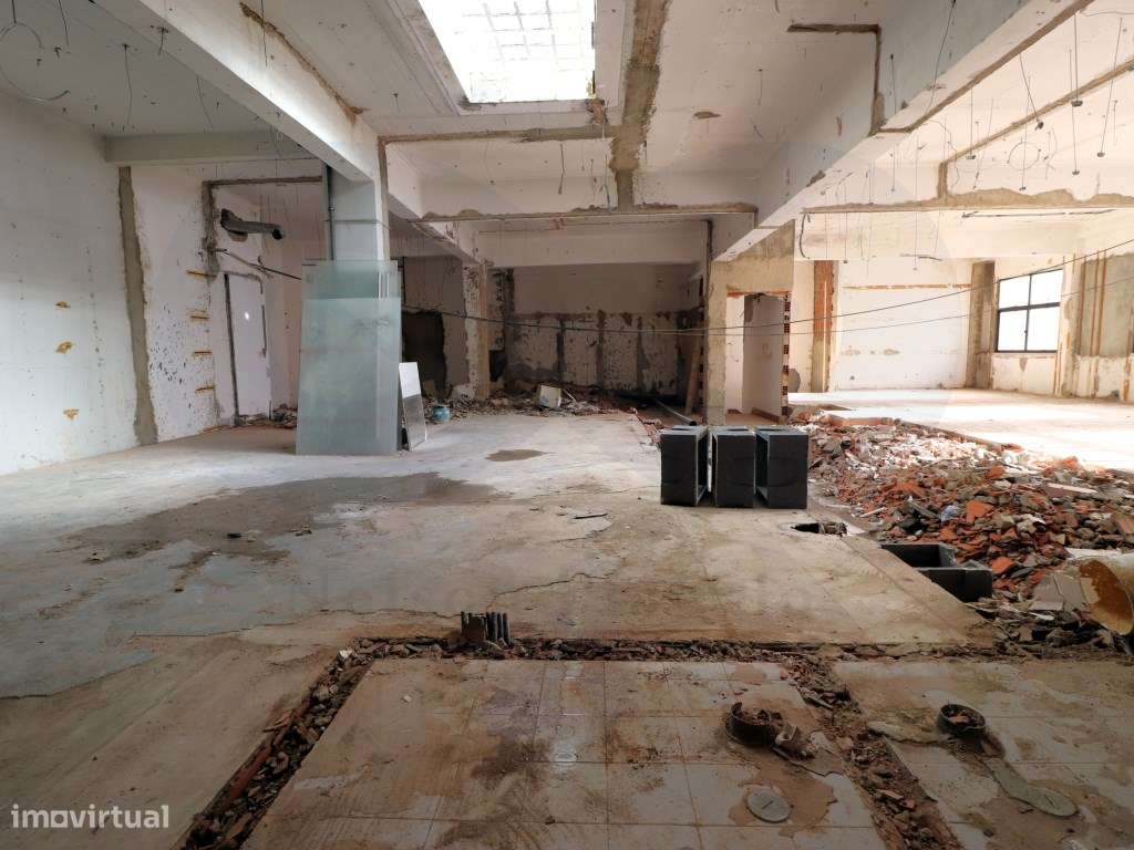 Escritórios, Co-Working ou Espaço de Múltiplas Utilizações com Esta...-5