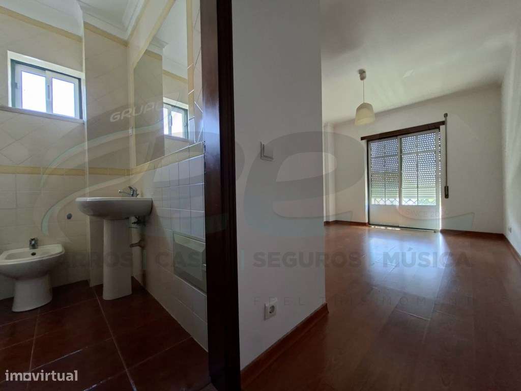 Apartamento T4 Almeirim-11