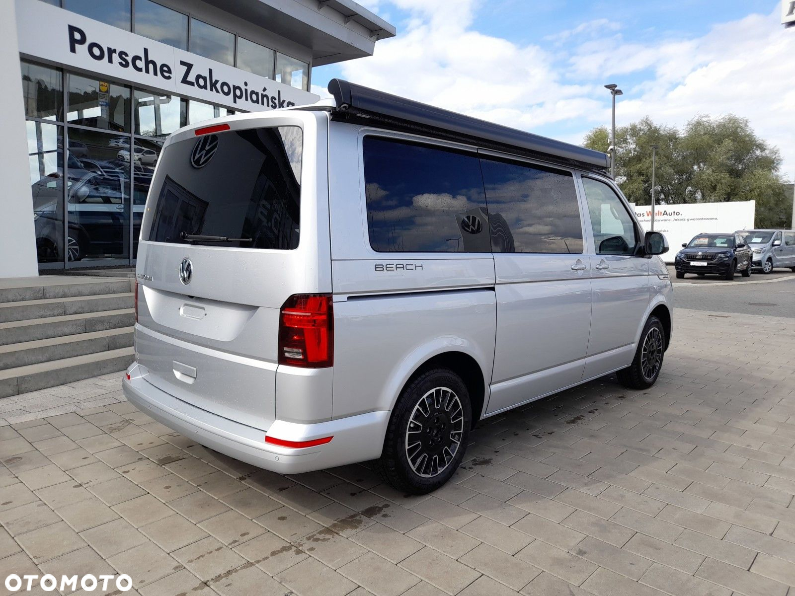 Volkswagen California California 6.1 Beach silnik: 2,0 l TDI SCR BlueMotion Technology 150 kW skrzynia biegów: 7-biegowa DSG rozstaw osi: 3000 mm - 4