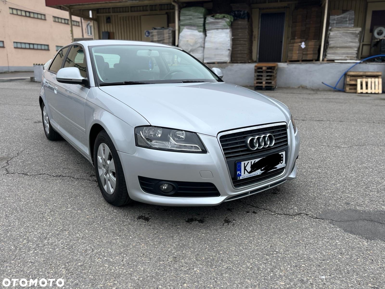 Audi A3 1.6 TDI DPF Attraction - 4