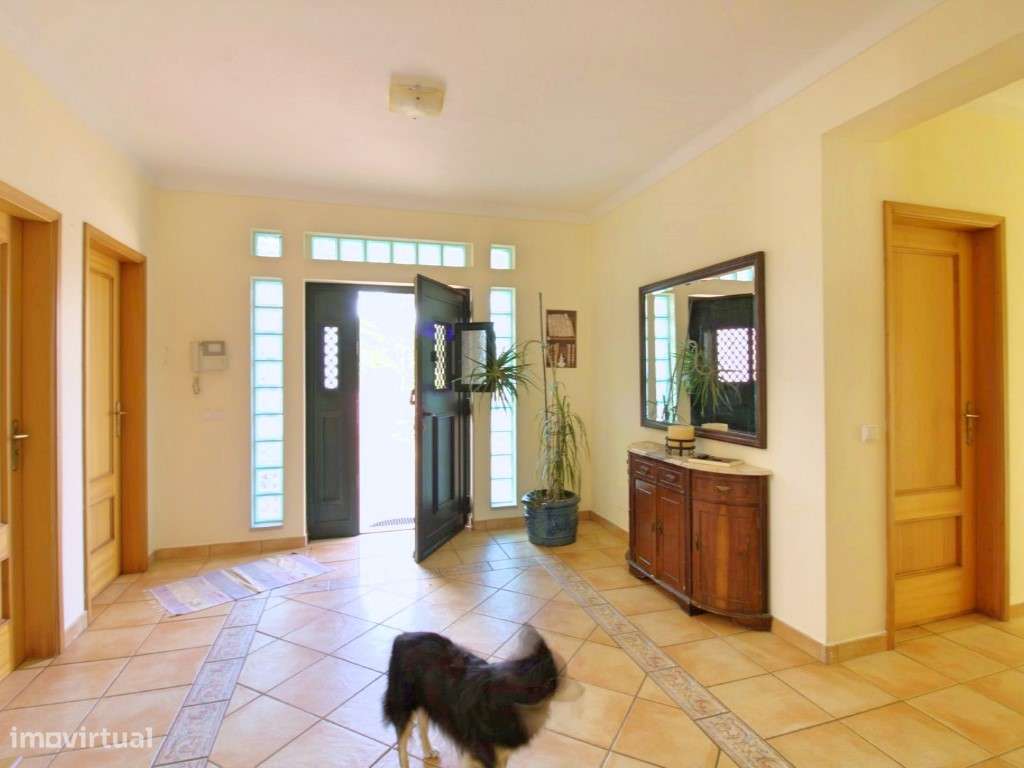 Excelente Moradia com terreno e piscina no concelho de Lagoa - Grande imagem: 4/60