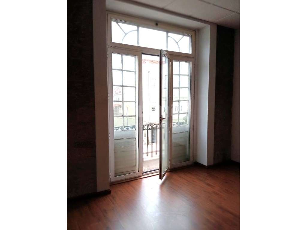 Escritório para Serviços com Potencial de Conversão em Apartamento ...-5