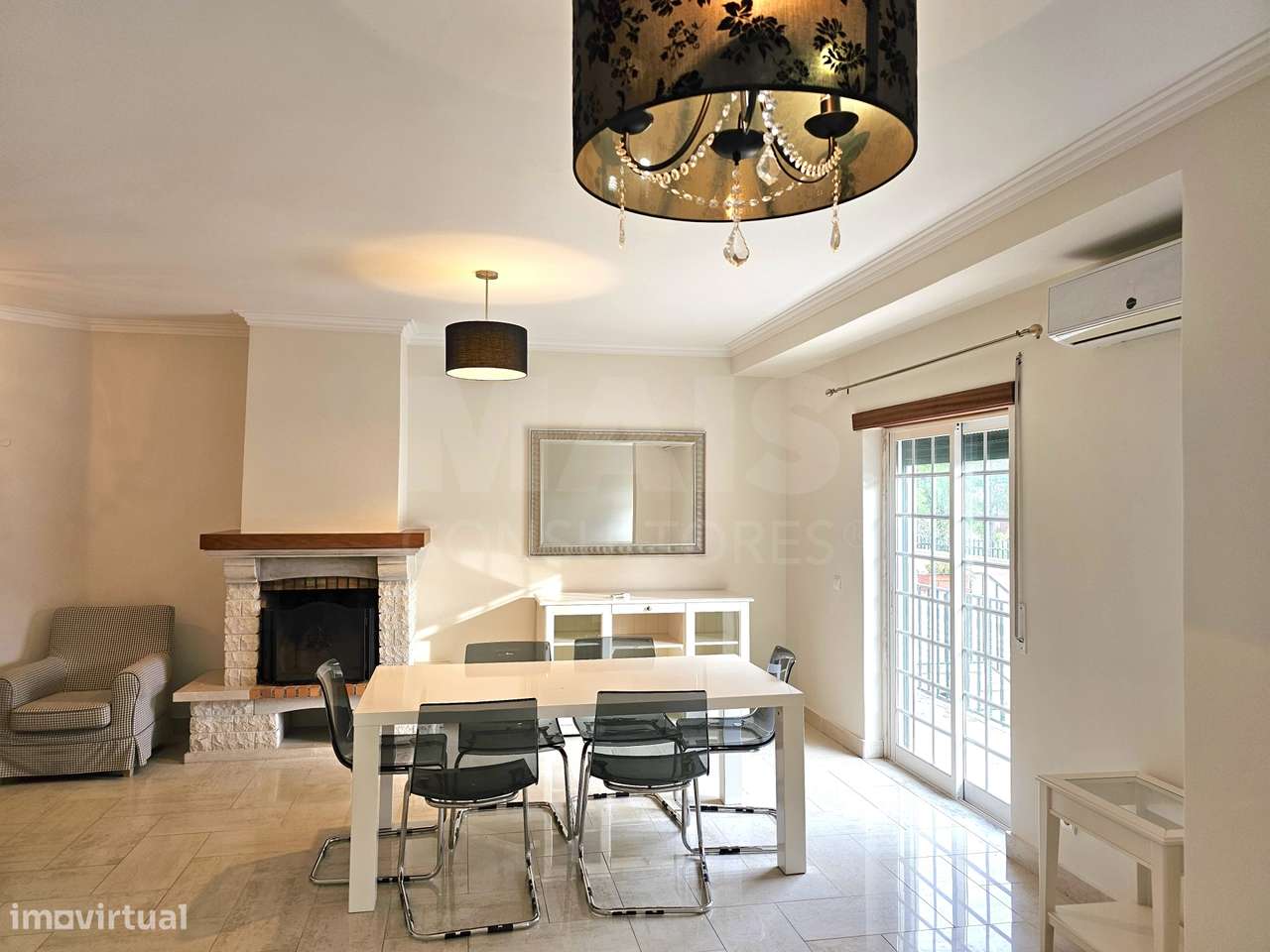 Moradia Geminada V4 com Logradouro e Estacionamento em Leceia - Oeiras - Grande imagem: 4/43