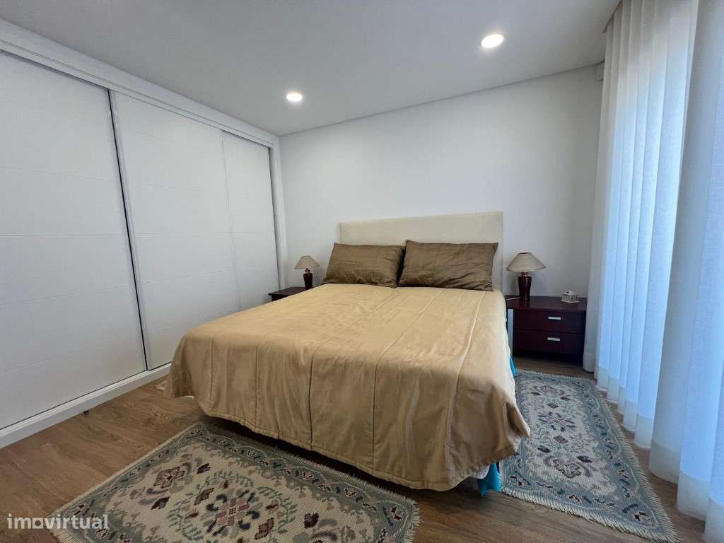 Moradia Isolada T4 Com piscina-8