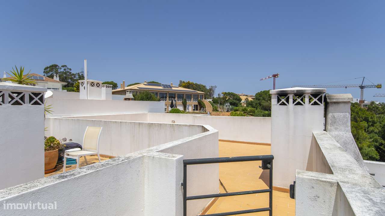 Exclusivo T2 com vista mar na Meia Praia-20