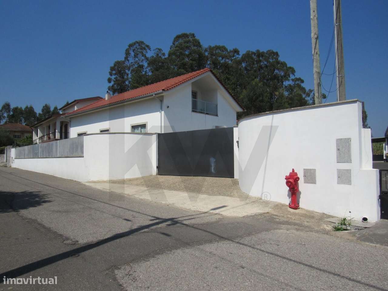 Moradia Térrea com Salão Superior - Grande imagem: 2/38